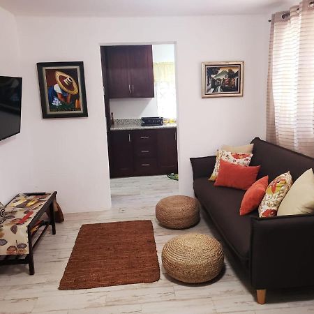 Hill Retreat - Kingston Hotel Екстериор снимка