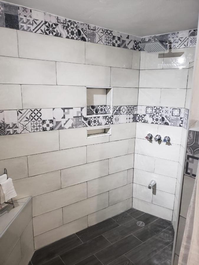 Hill Retreat - Kingston Hotel Екстериор снимка