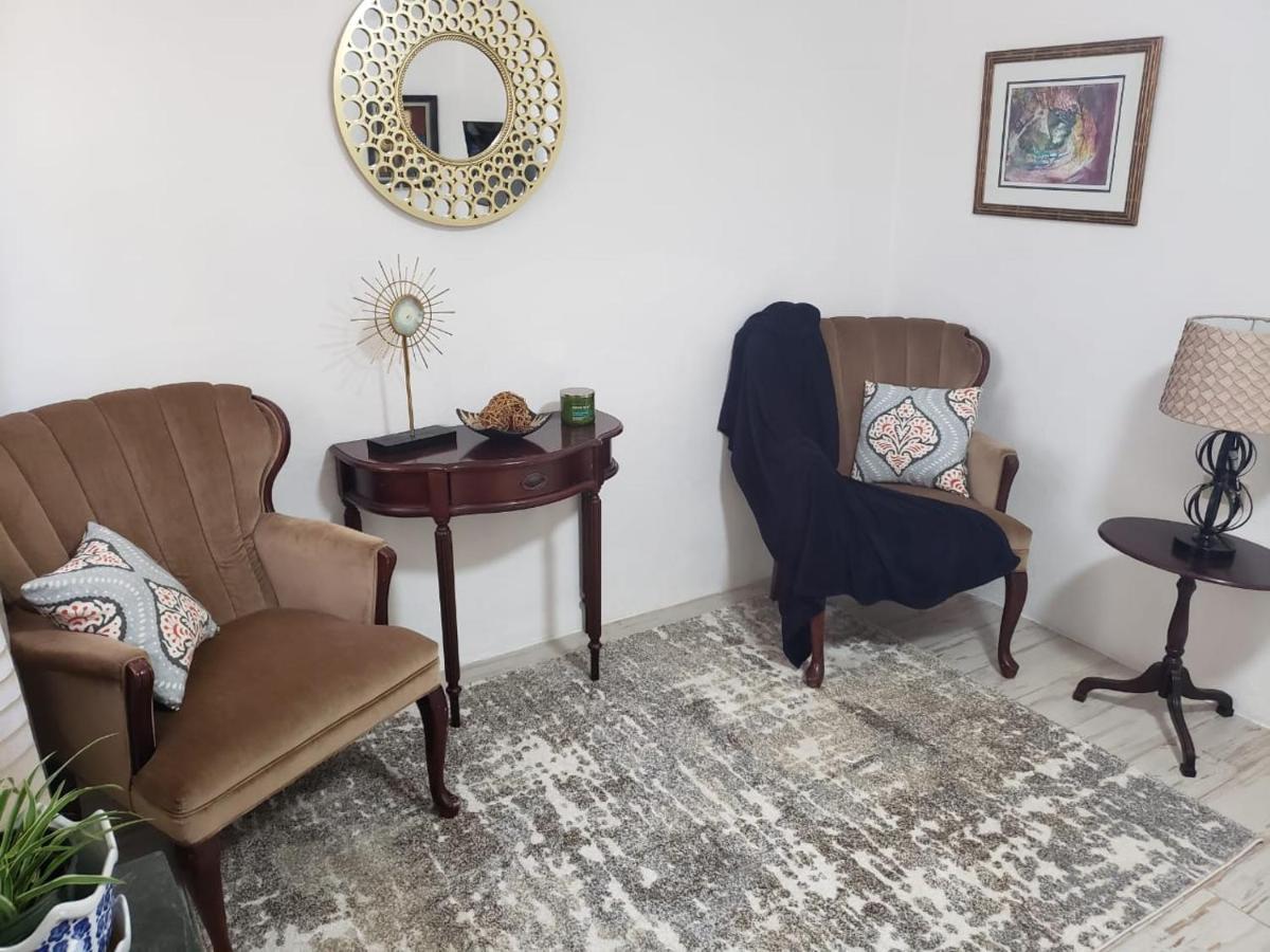 Hill Retreat - Kingston Hotel Екстериор снимка