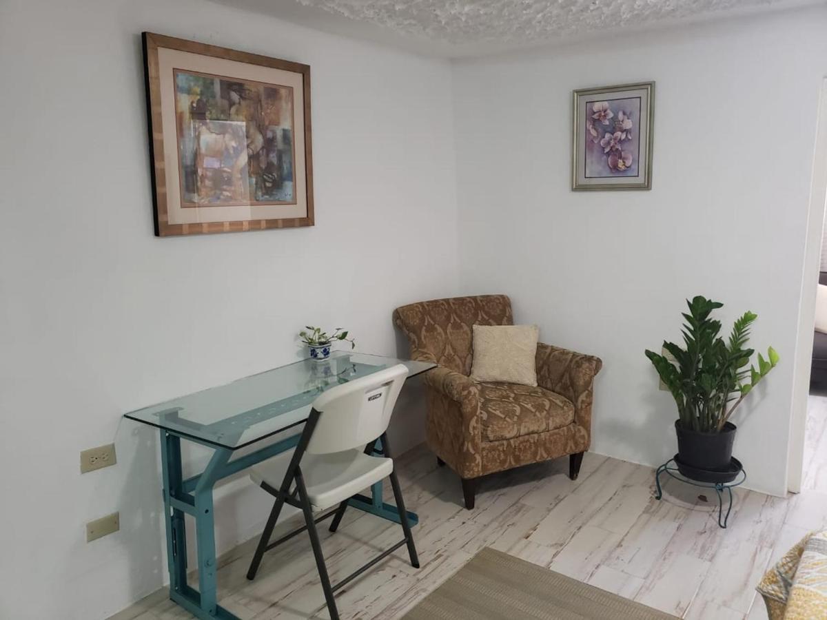 Hill Retreat - Kingston Hotel Екстериор снимка
