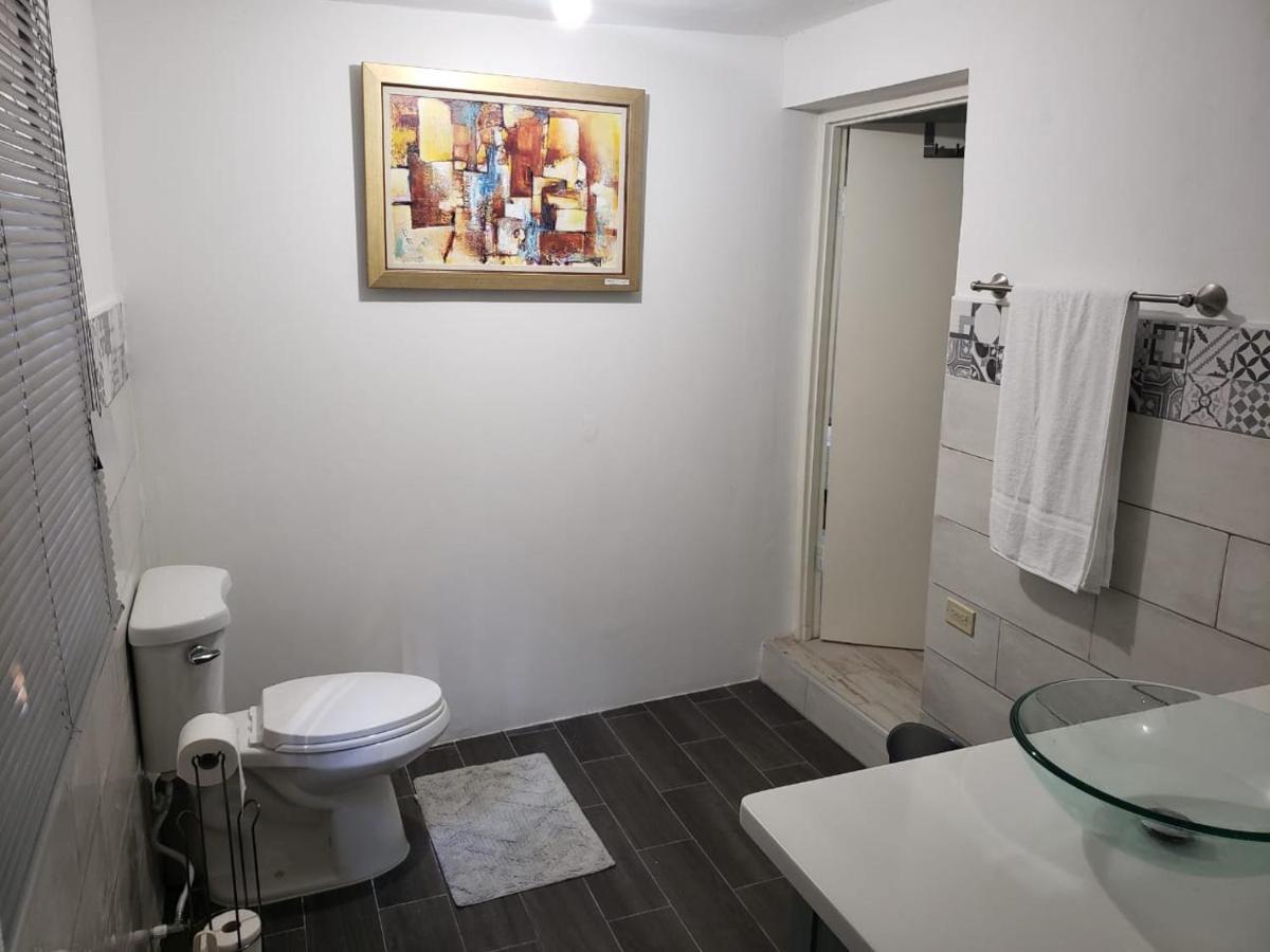 Hill Retreat - Kingston Hotel Екстериор снимка