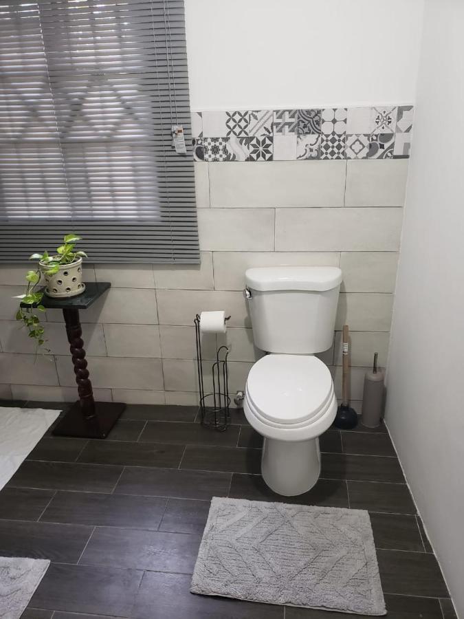 Hill Retreat - Kingston Hotel Екстериор снимка